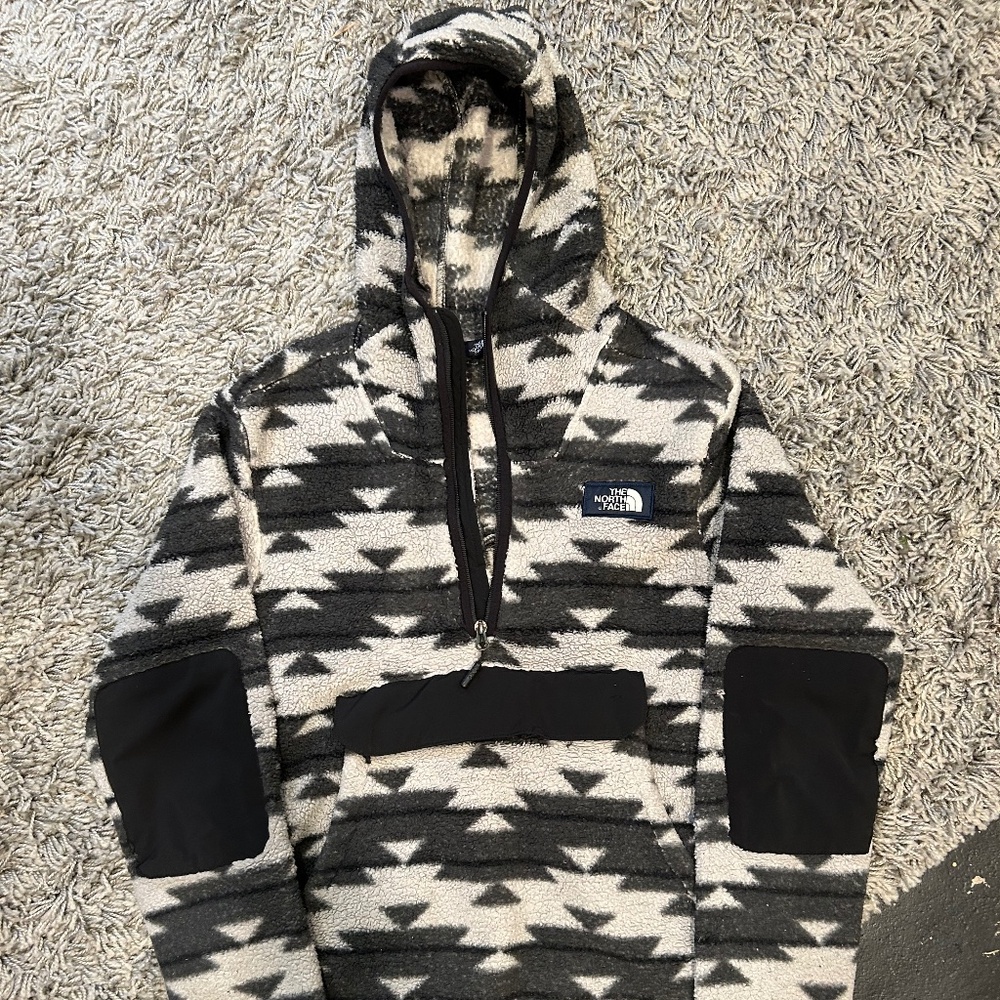 Men’s Small the Northface 1/4zip hooded pullover